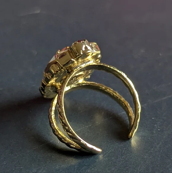 Sorrelli Bright Gold Ring with Champagne Center Stone - Picture 3 of 6